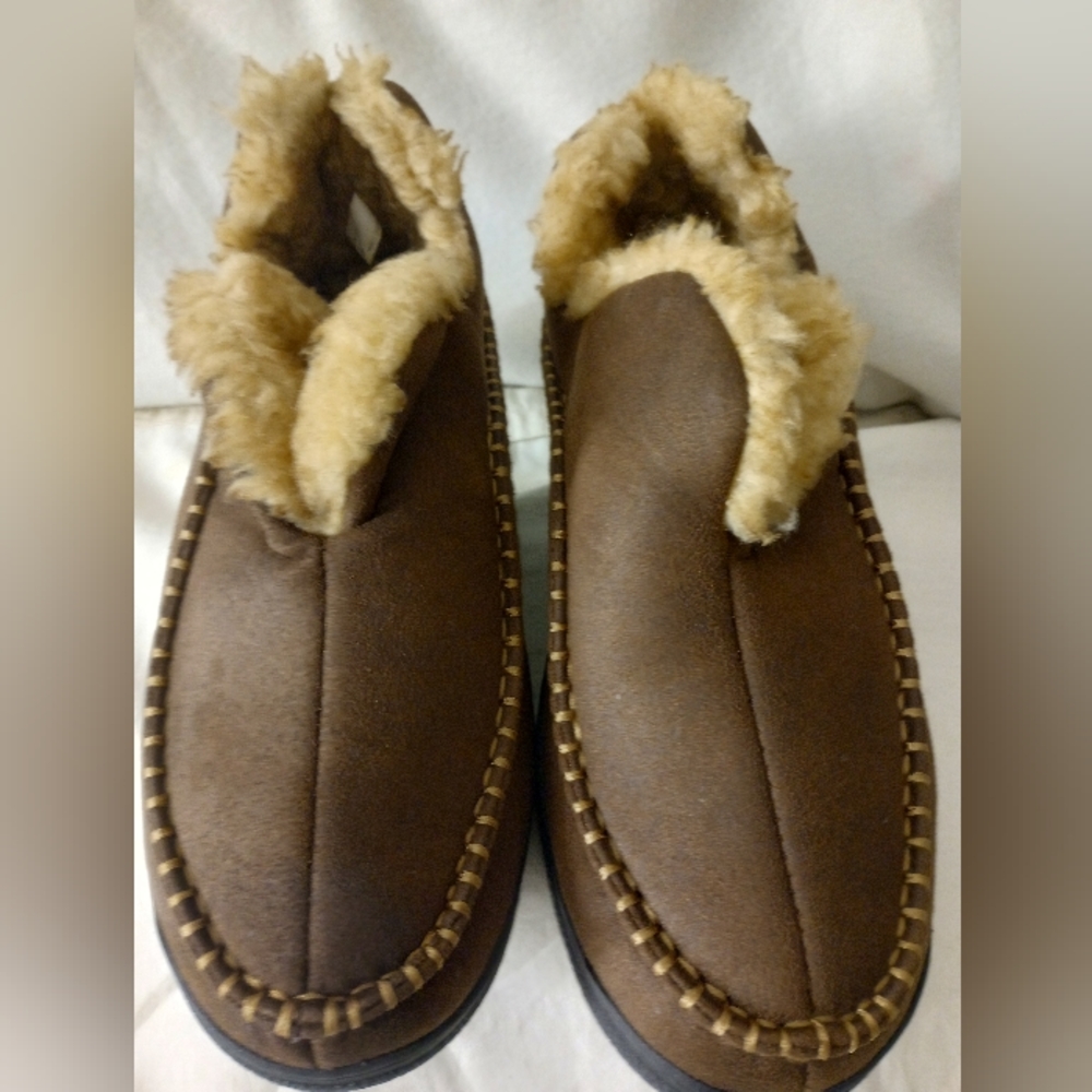 Wishcotton Memory Foam Moccasin Bootie Slippers Faux Fur, Men Size 9